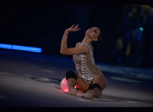 Светодиодный мяч для художественной гимнастики S (15 см)