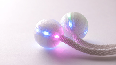 Мы сделали нобы шарообразными (той формы, размера и веса, к которым вы привыкли :) 
 Вес ноба регулируется набором шайб...